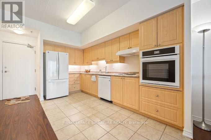 1003 - 810 Scollard Court Property Photo 15