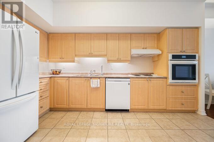 1003 - 810 Scollard Court Property Photo 16