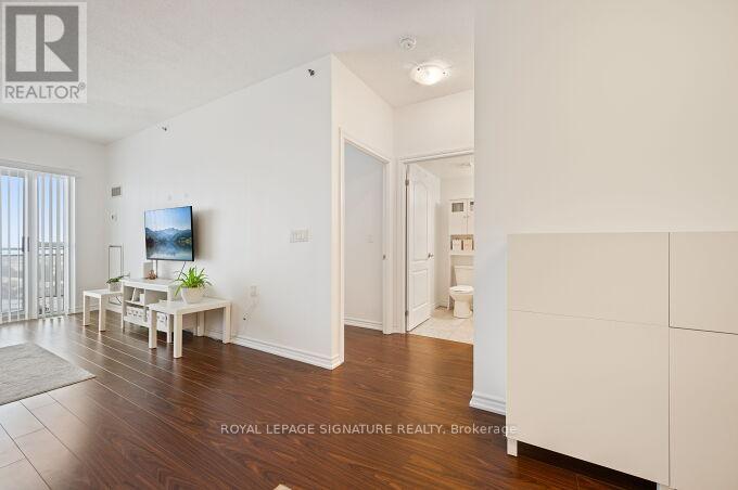 1003 - 810 Scollard Court Property Photo 17