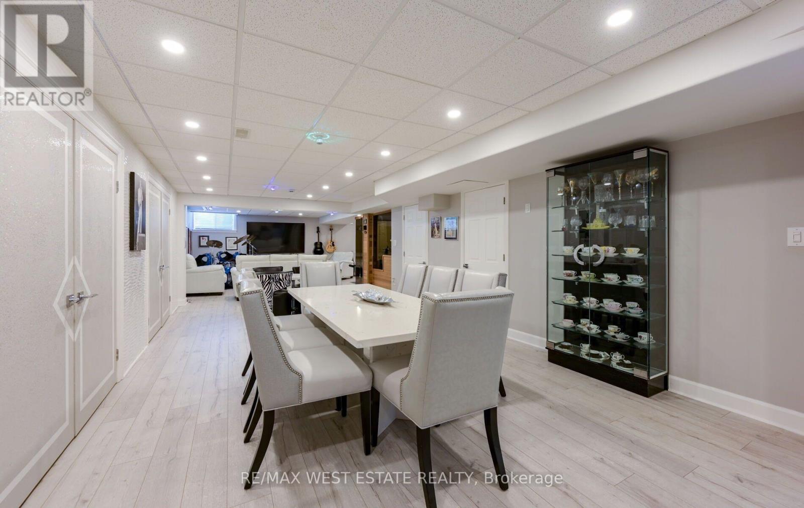 5 - 10 Zimmerman Drive Property Photo 27