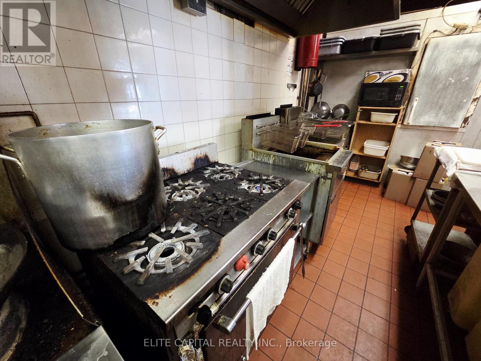 377 Burnhamthorpe Road E Property Photo 7