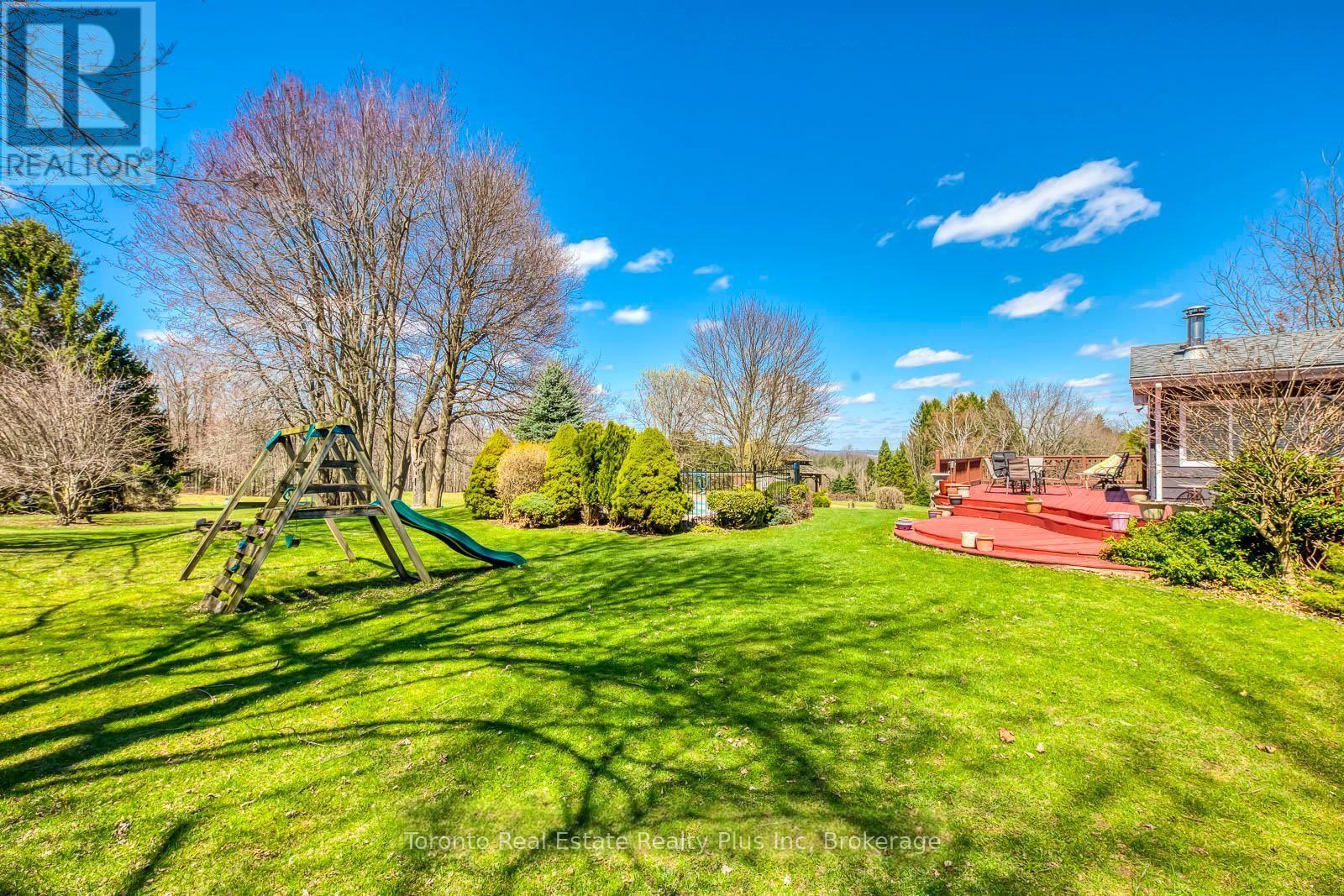 1215 Britannia Road Property Photo 4