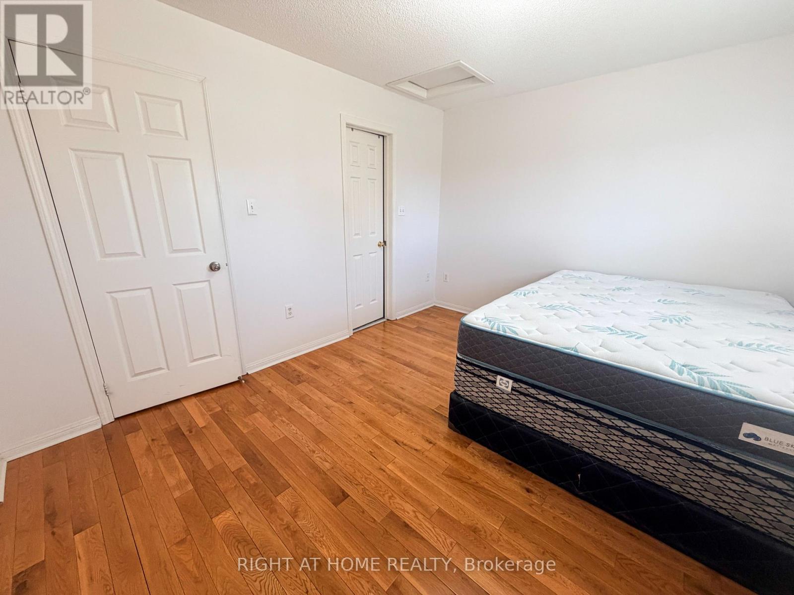 28 - 1525 South Parade Court Property Photo 16