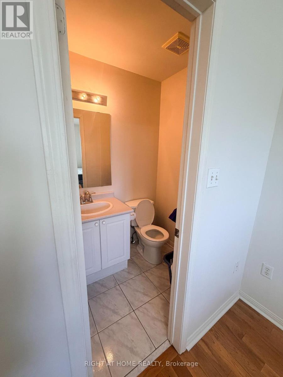 28 - 1525 South Parade Court Property Photo 17