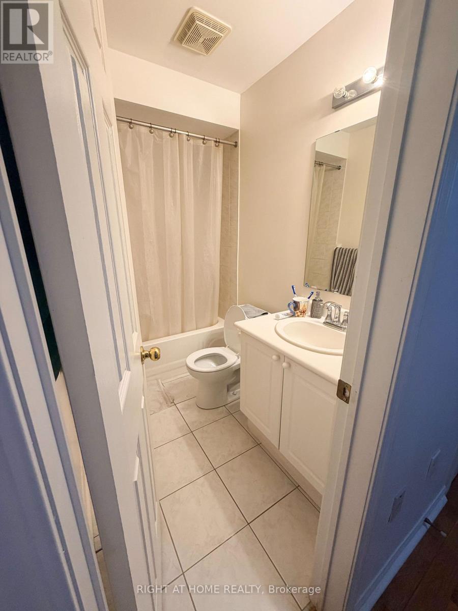 28 - 1525 South Parade Court Property Photo 20