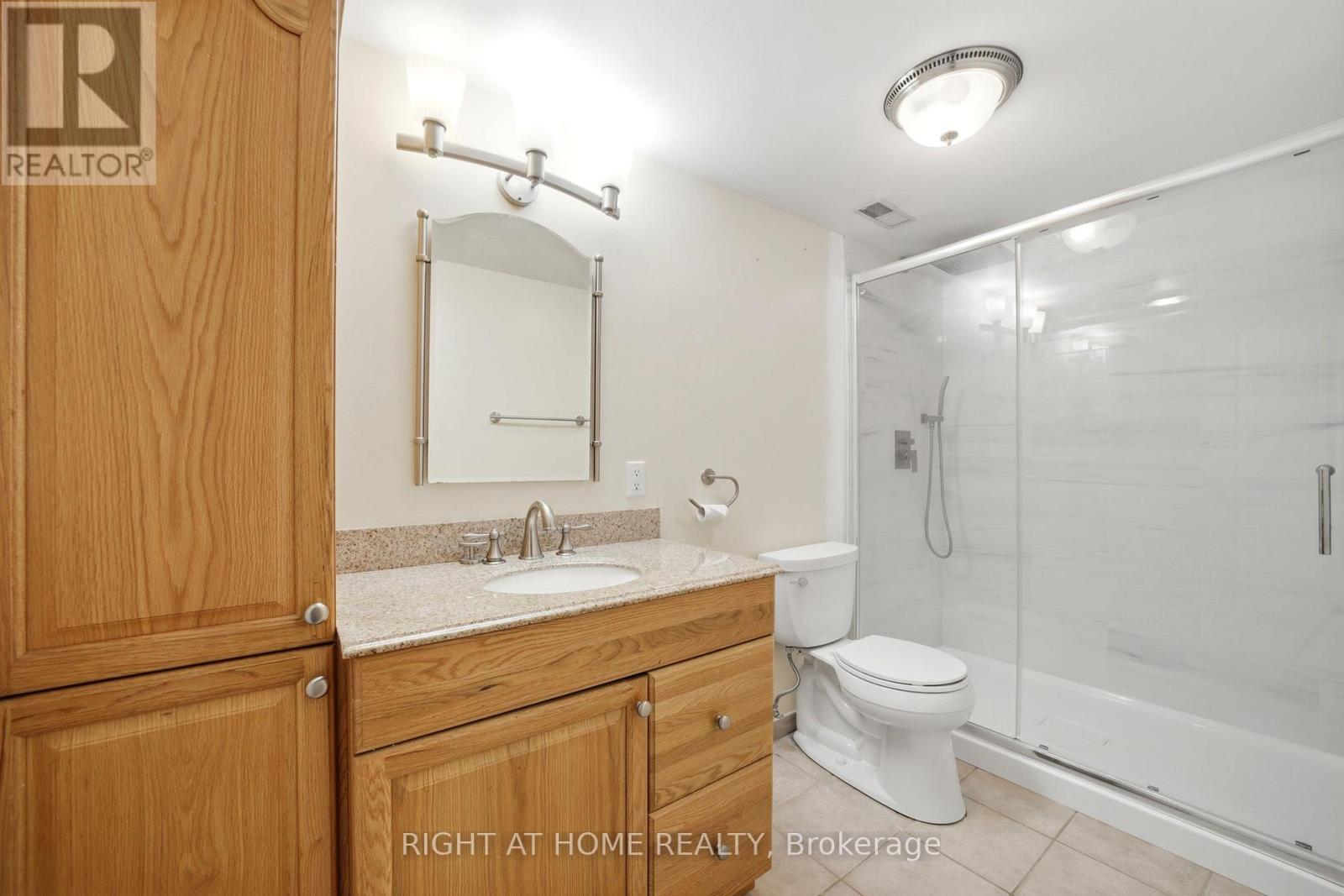 2121 Pinevalley Crescent Property Photo 31