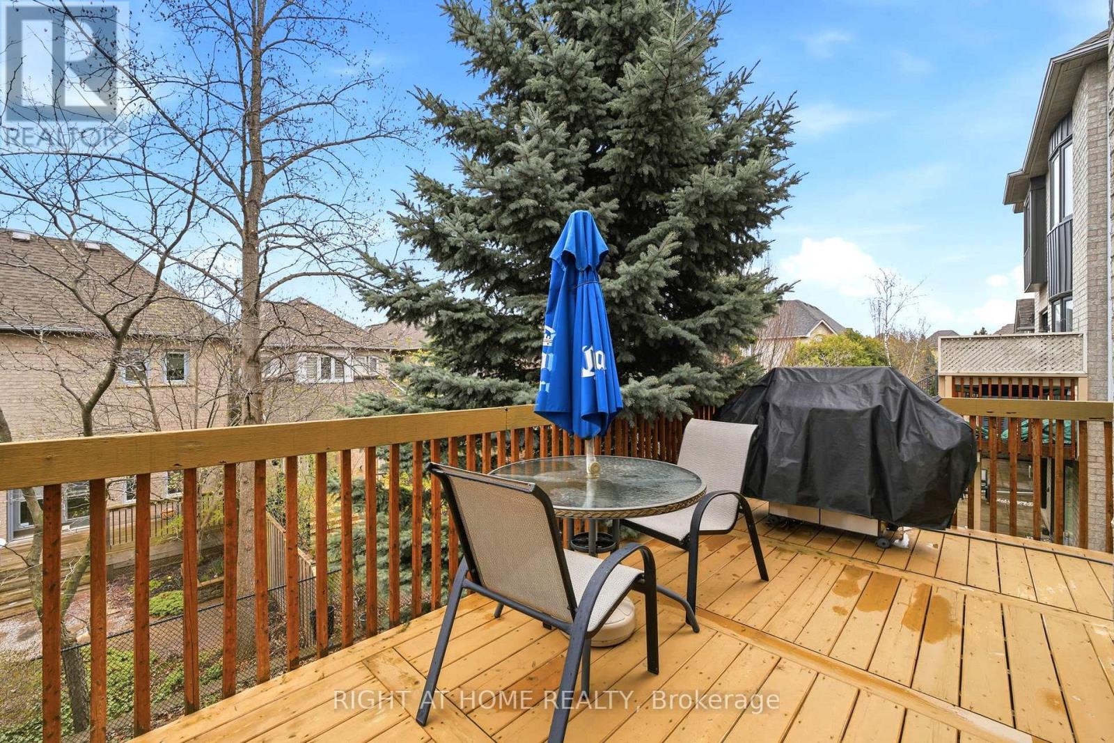 2121 Pinevalley Crescent Property Photo 35