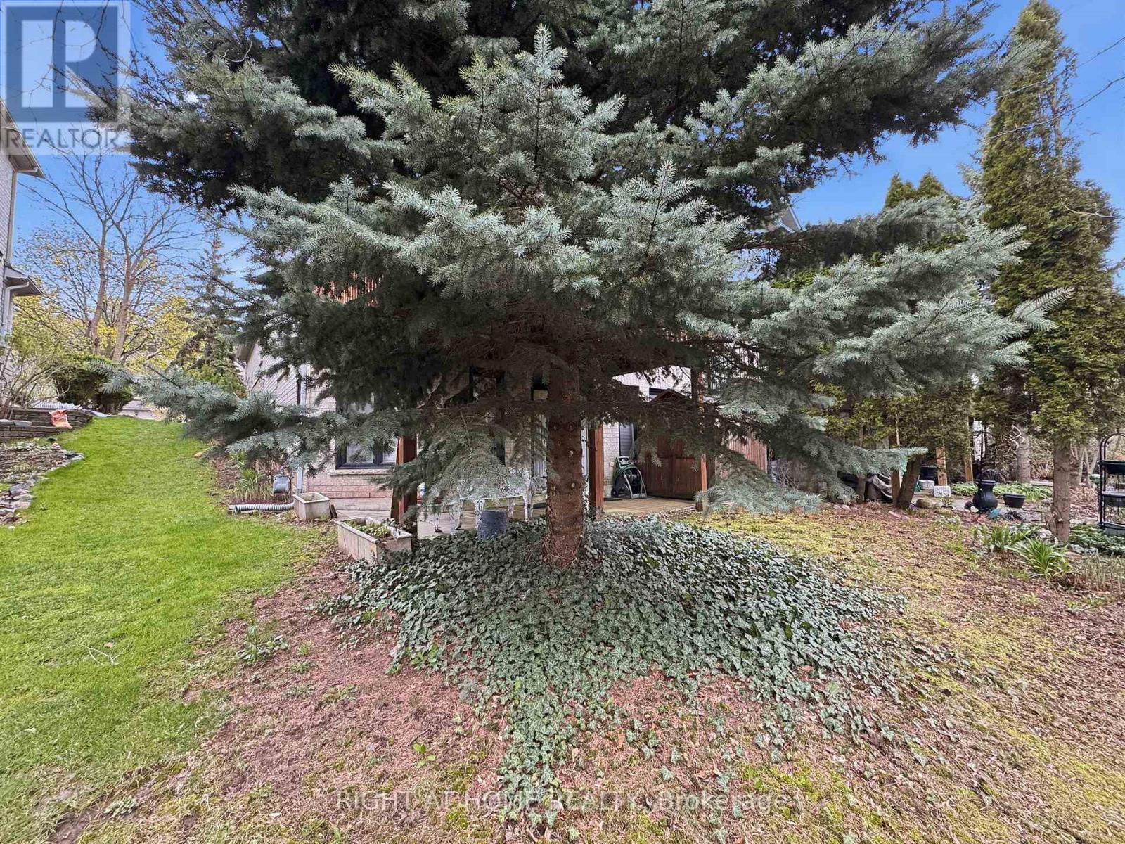 2121 Pinevalley Crescent Property Photo 39