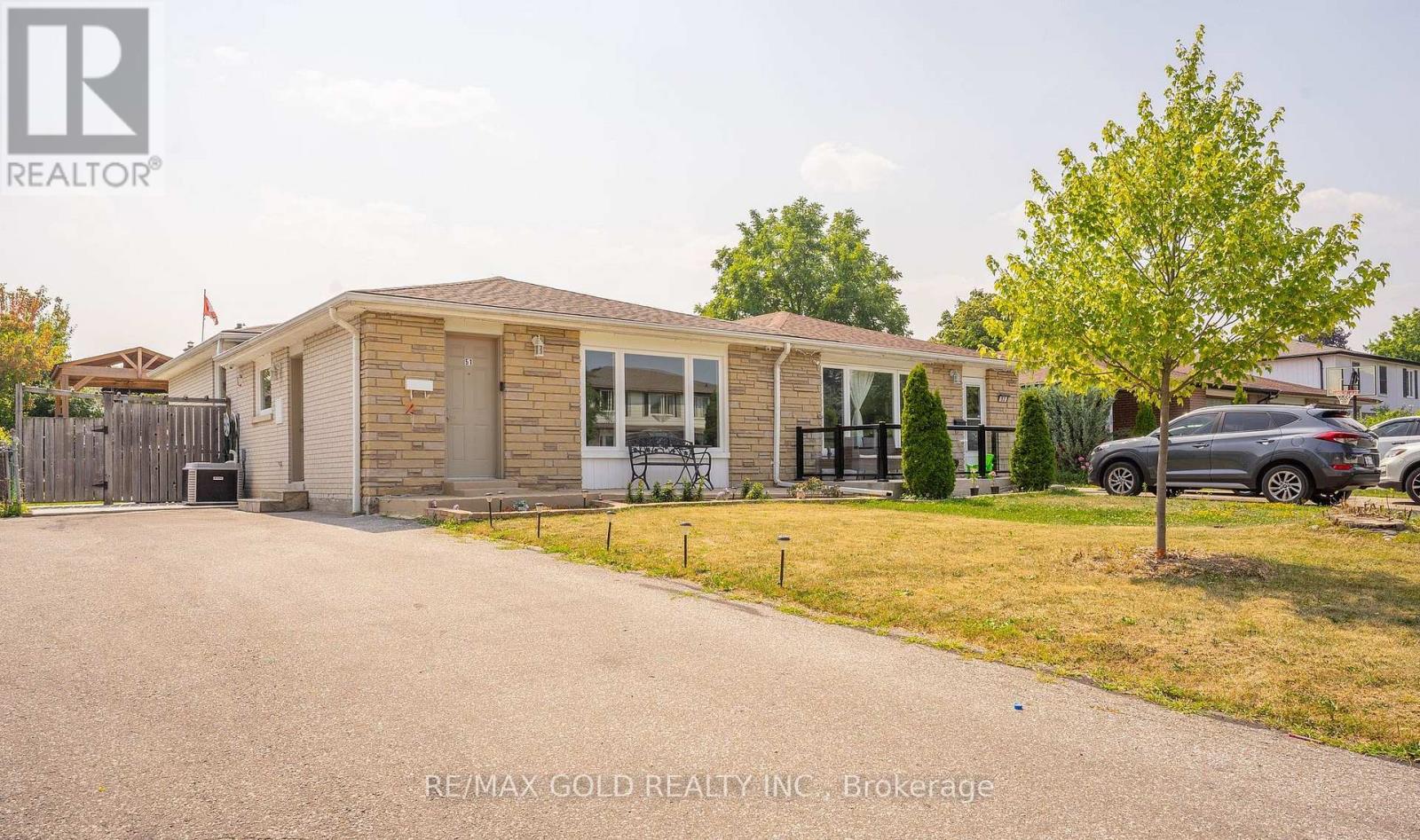 51 Davenport Crescent Property Photo 1