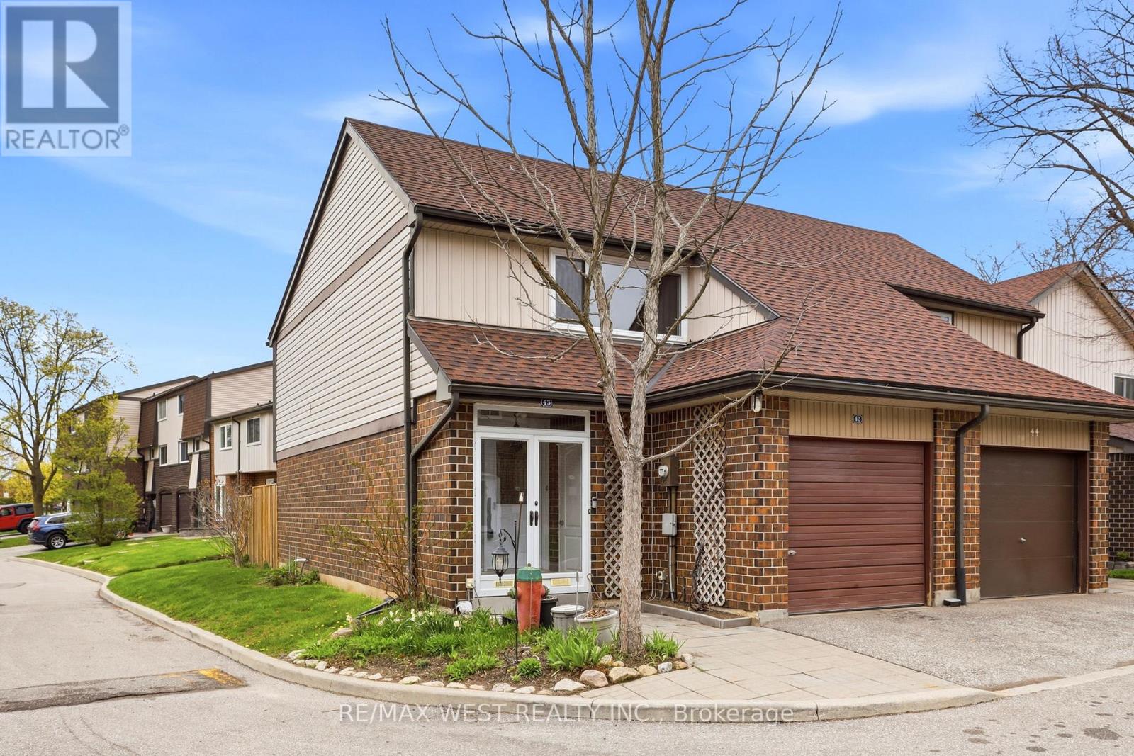 43 - 318 LAURIER AVENUE Property Photo 1