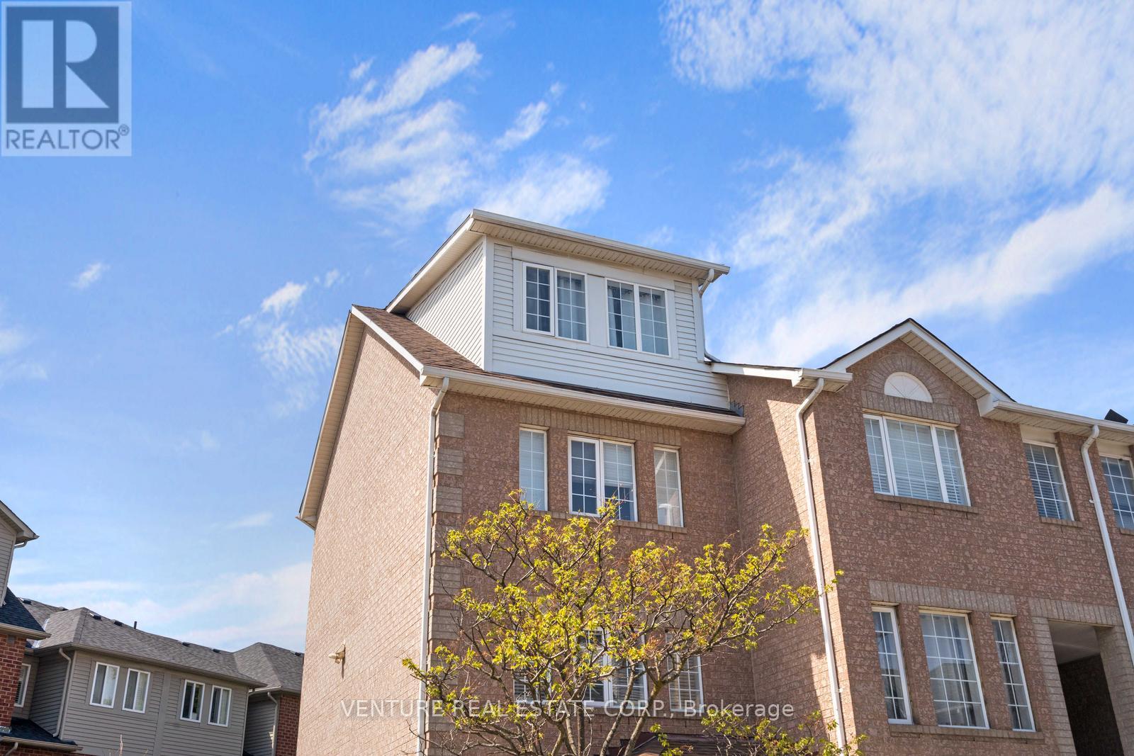 19 Spadina Road Property Photo 3