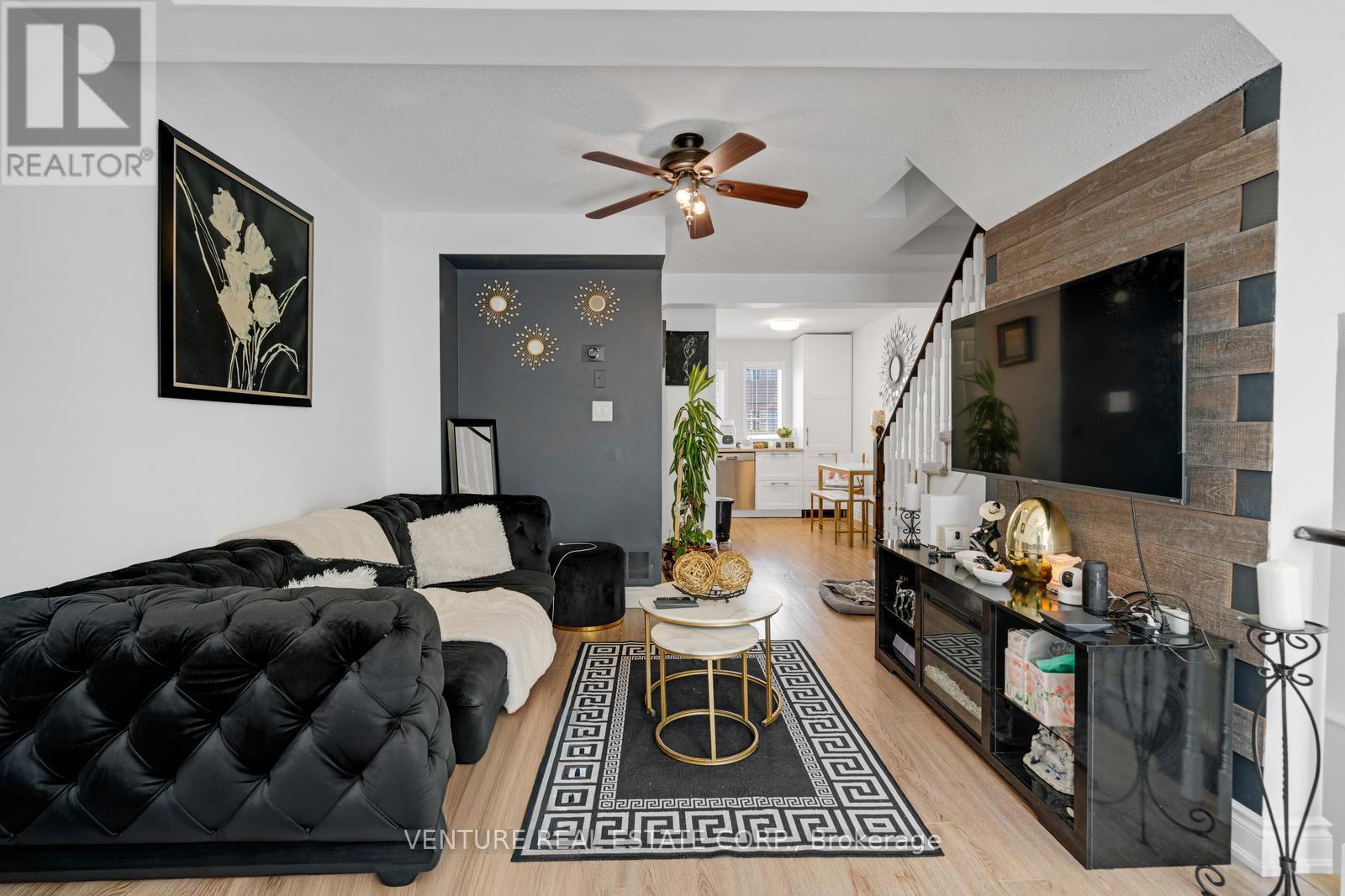 19 Spadina Road Property Photo 6