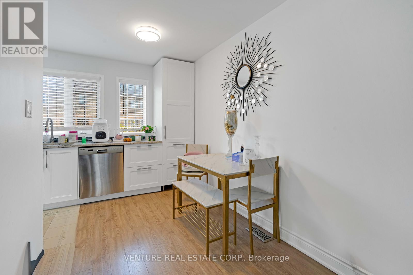 19 Spadina Road Property Photo 9