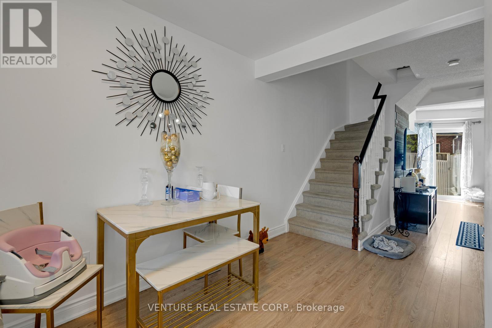 19 Spadina Road Property Photo 11