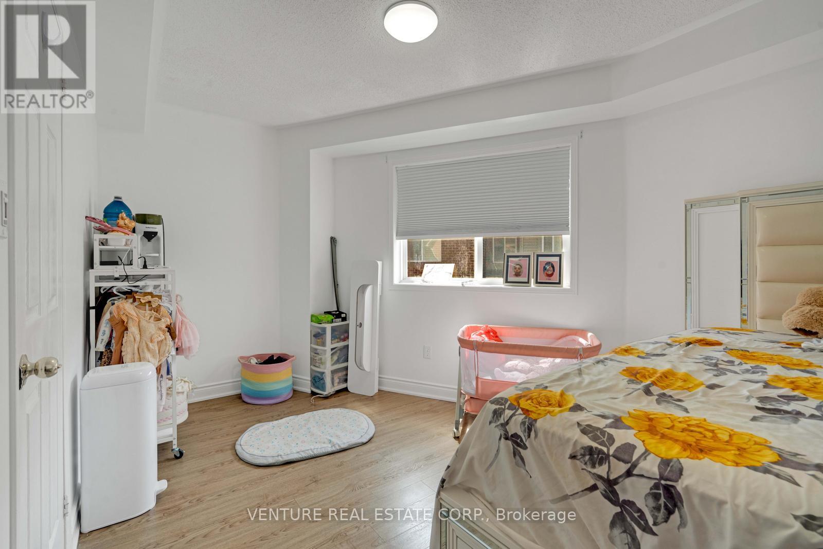 19 Spadina Road Property Photo 14