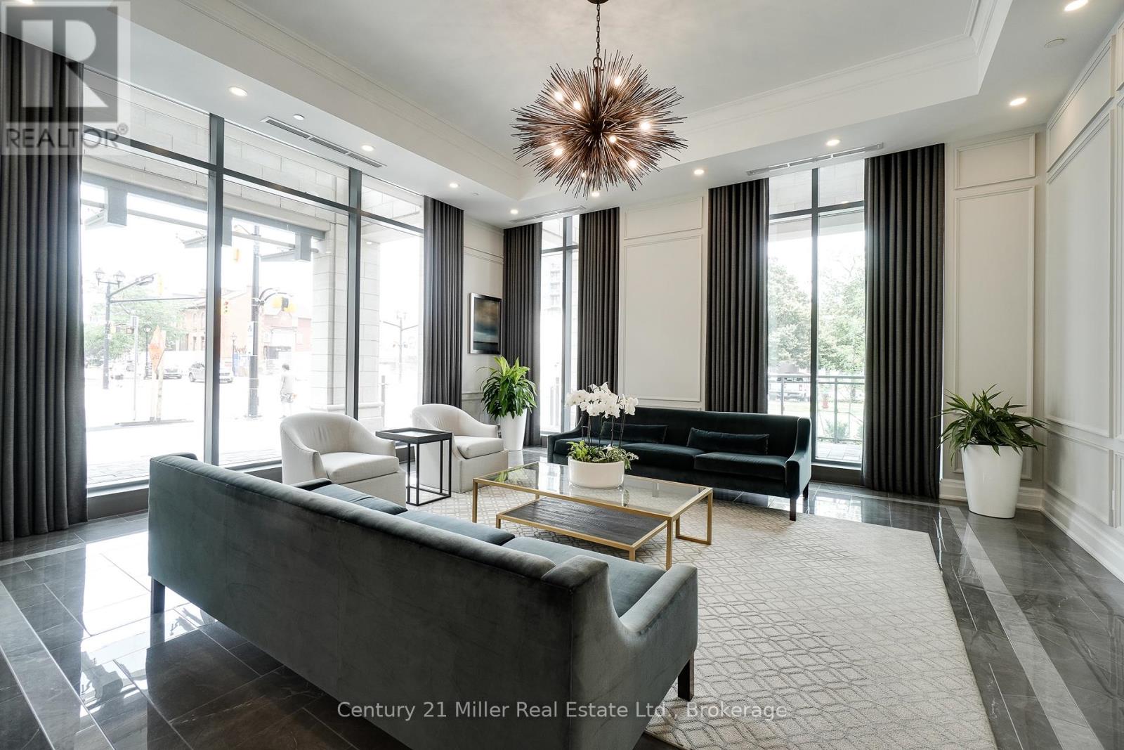 802 - 2060 Lakeshore Road Property Photo 3