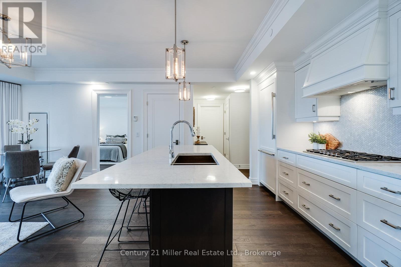 802 - 2060 Lakeshore Road Property Photo 7