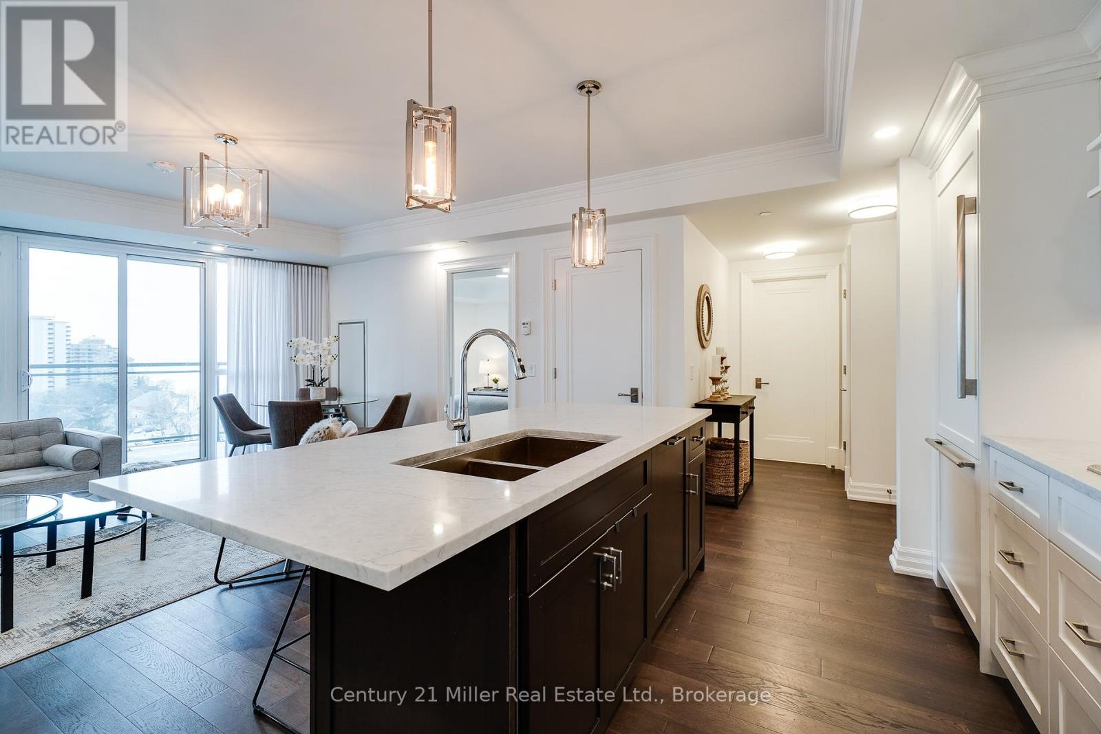 802 - 2060 Lakeshore Road Property Photo 8