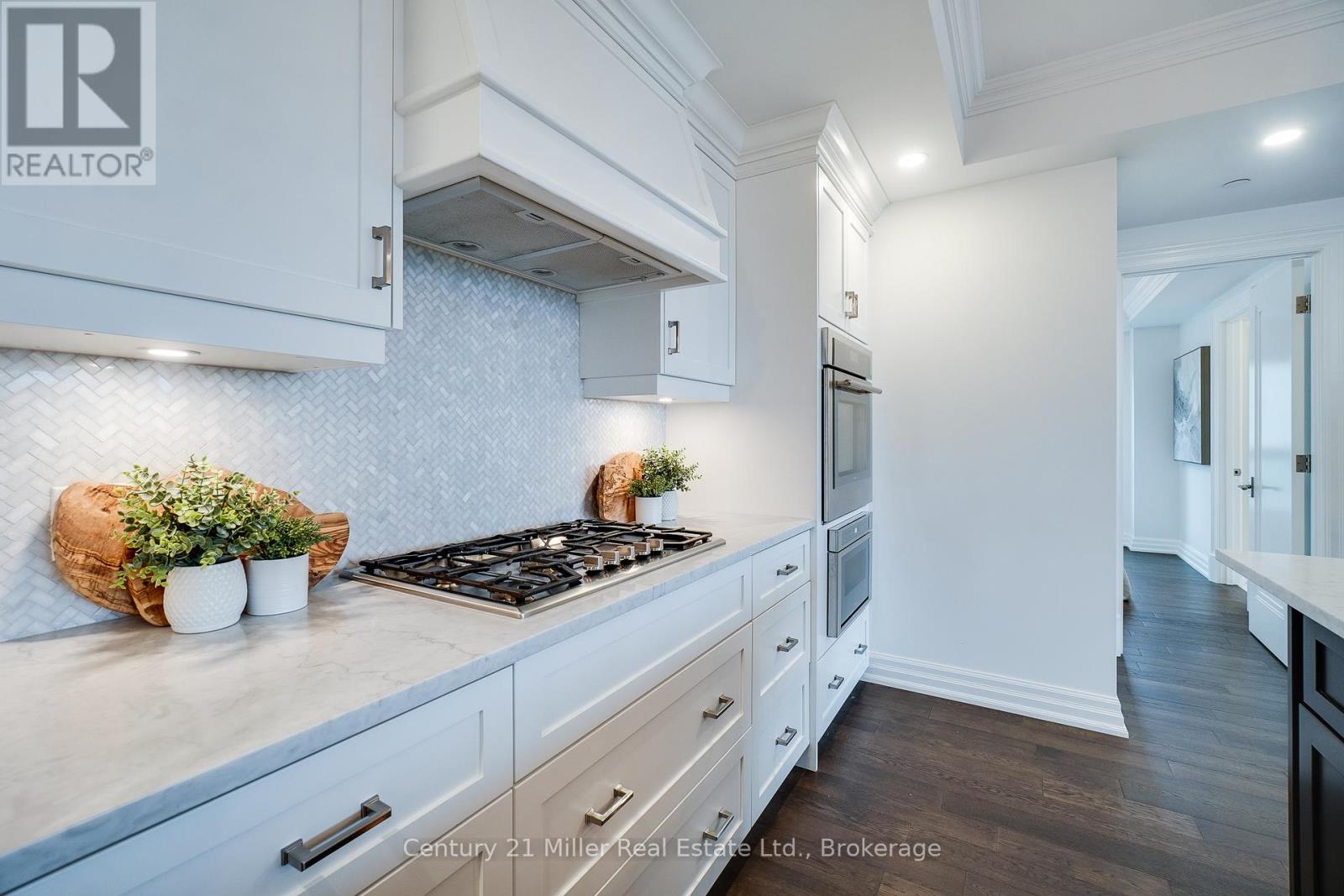 802 - 2060 Lakeshore Road Property Photo 9