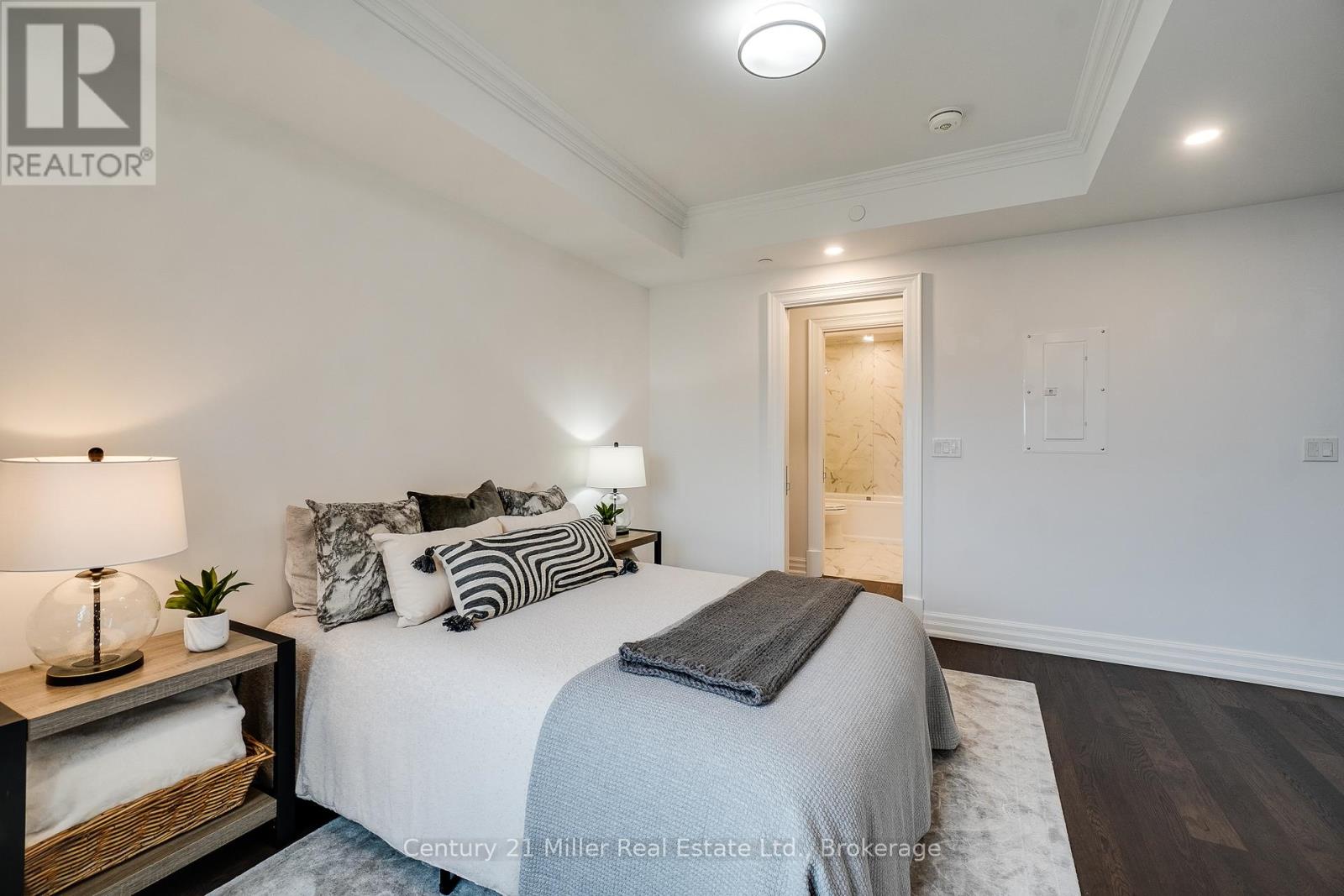 802 - 2060 Lakeshore Road Property Photo 18