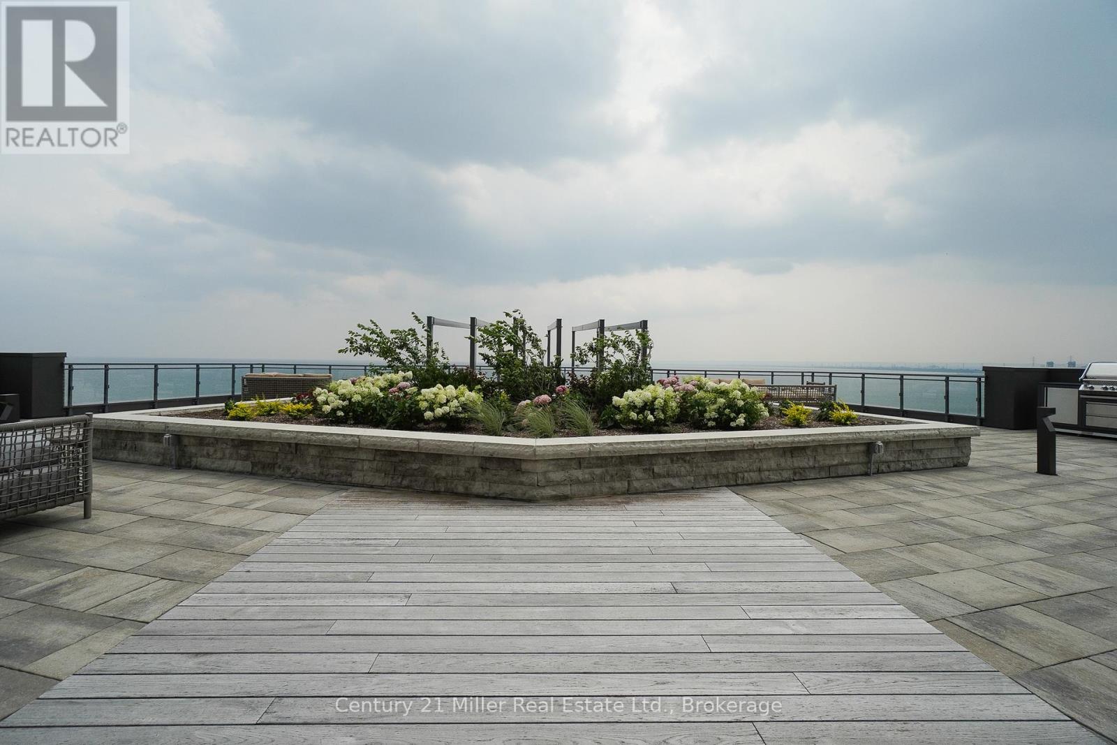 802 - 2060 Lakeshore Road Property Photo 28