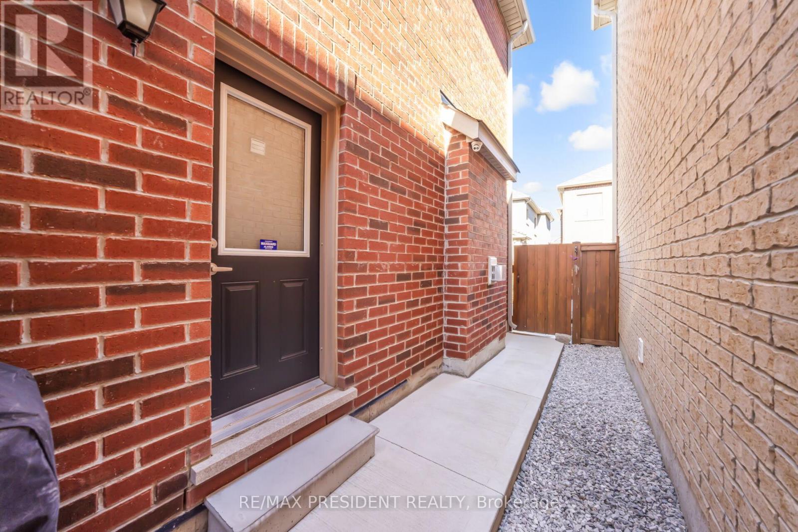 13 Clunburry Road Property Photo 45
