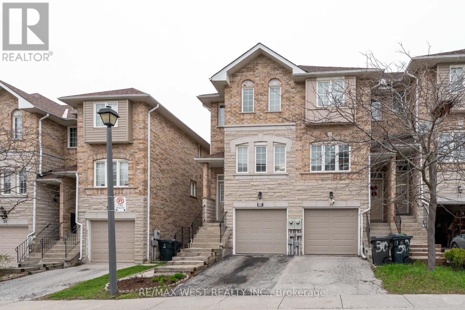 28 SHINING STAR CRESCENT Property Photo 1