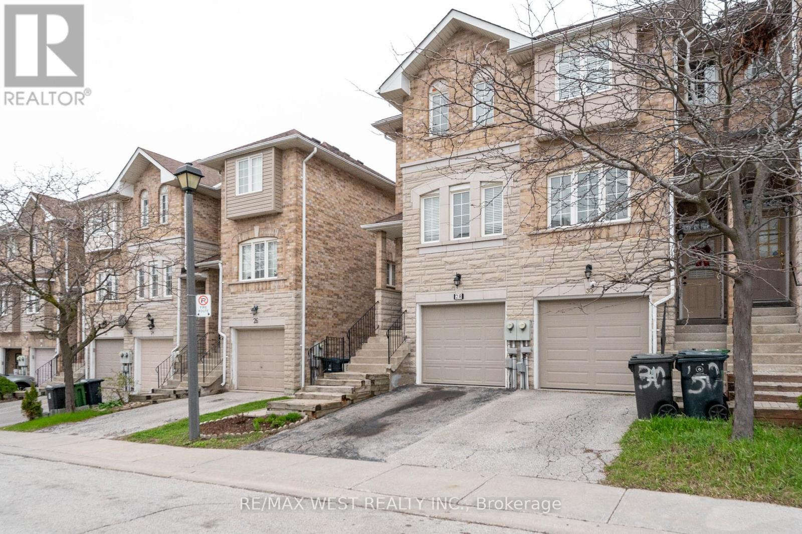 28 Shining Star Crescent Property Photo 2