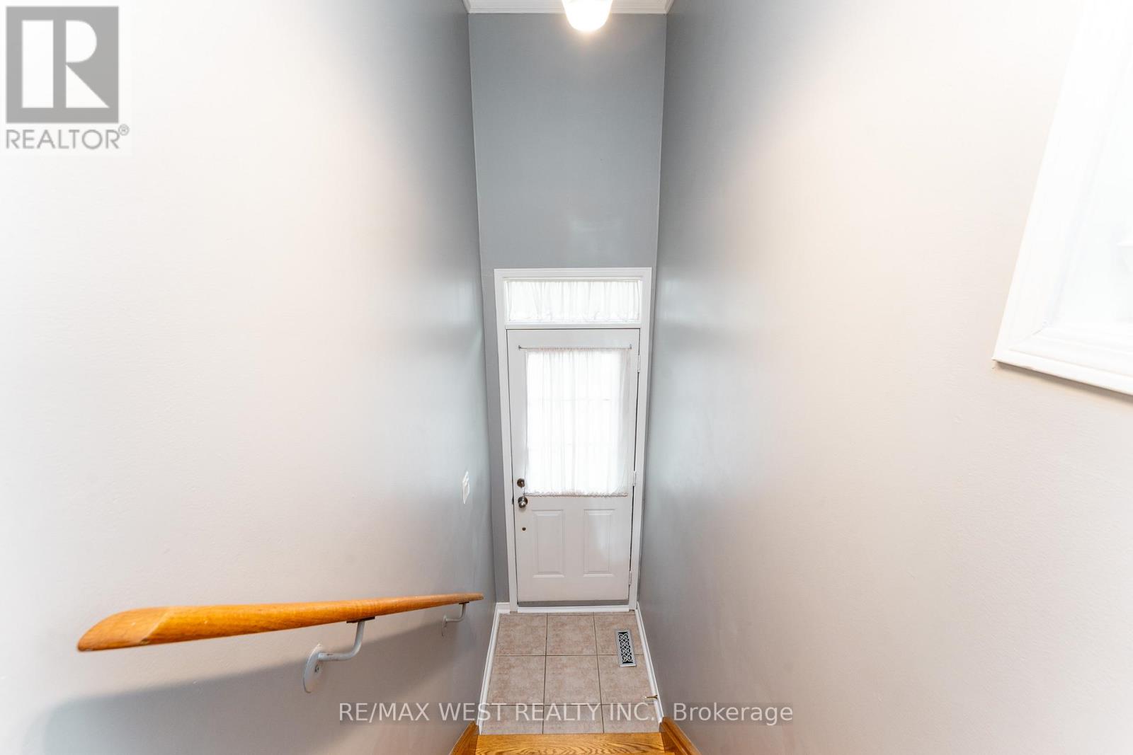 28 Shining Star Crescent Property Photo 7