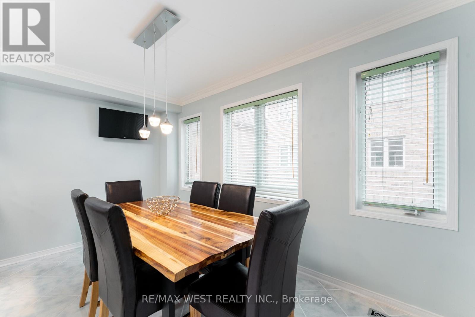 28 Shining Star Crescent Property Photo 18