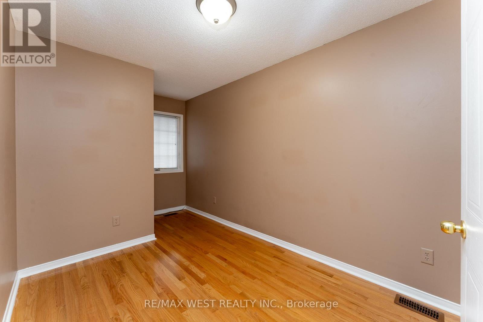 28 Shining Star Crescent Property Photo 23