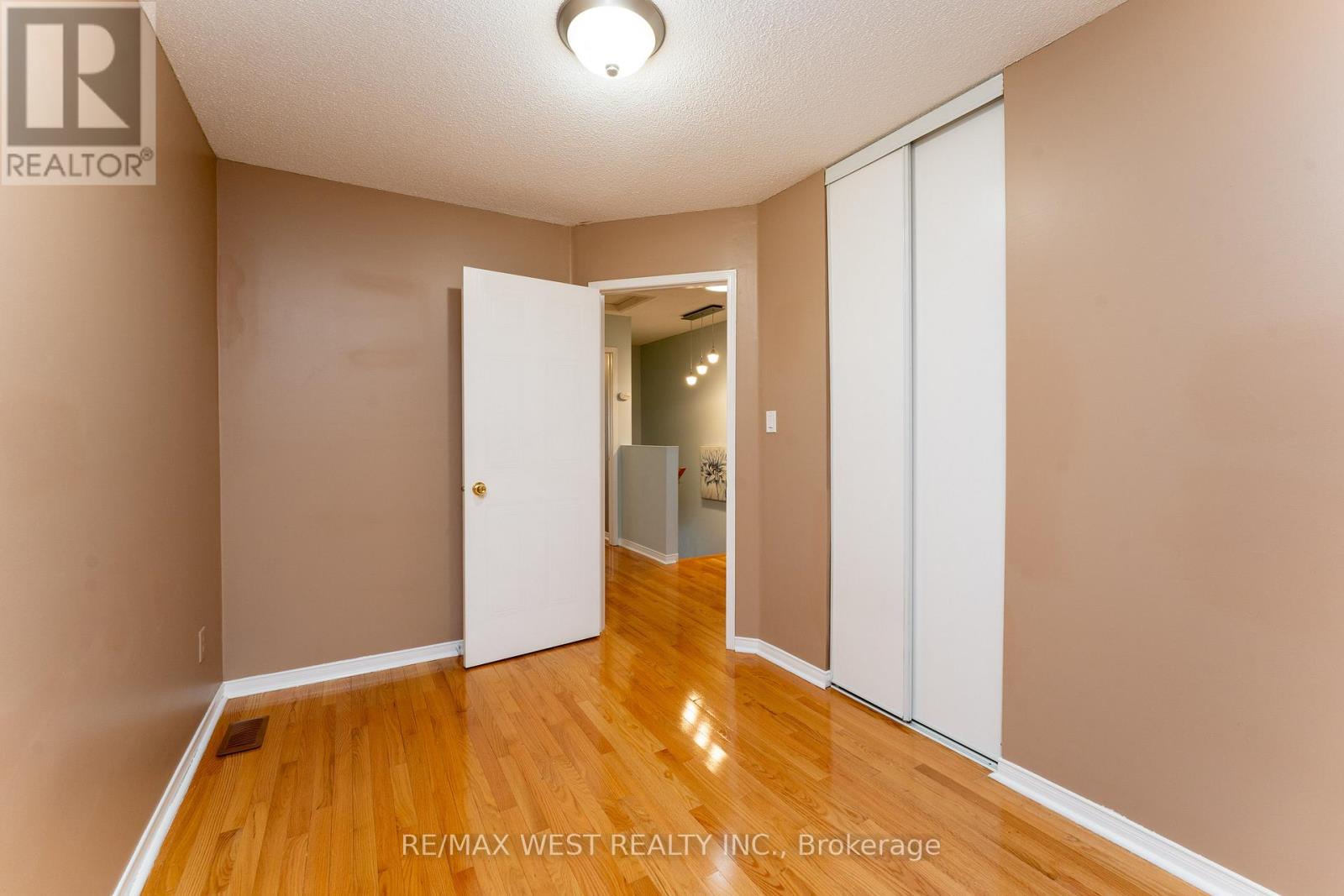 28 Shining Star Crescent Property Photo 24