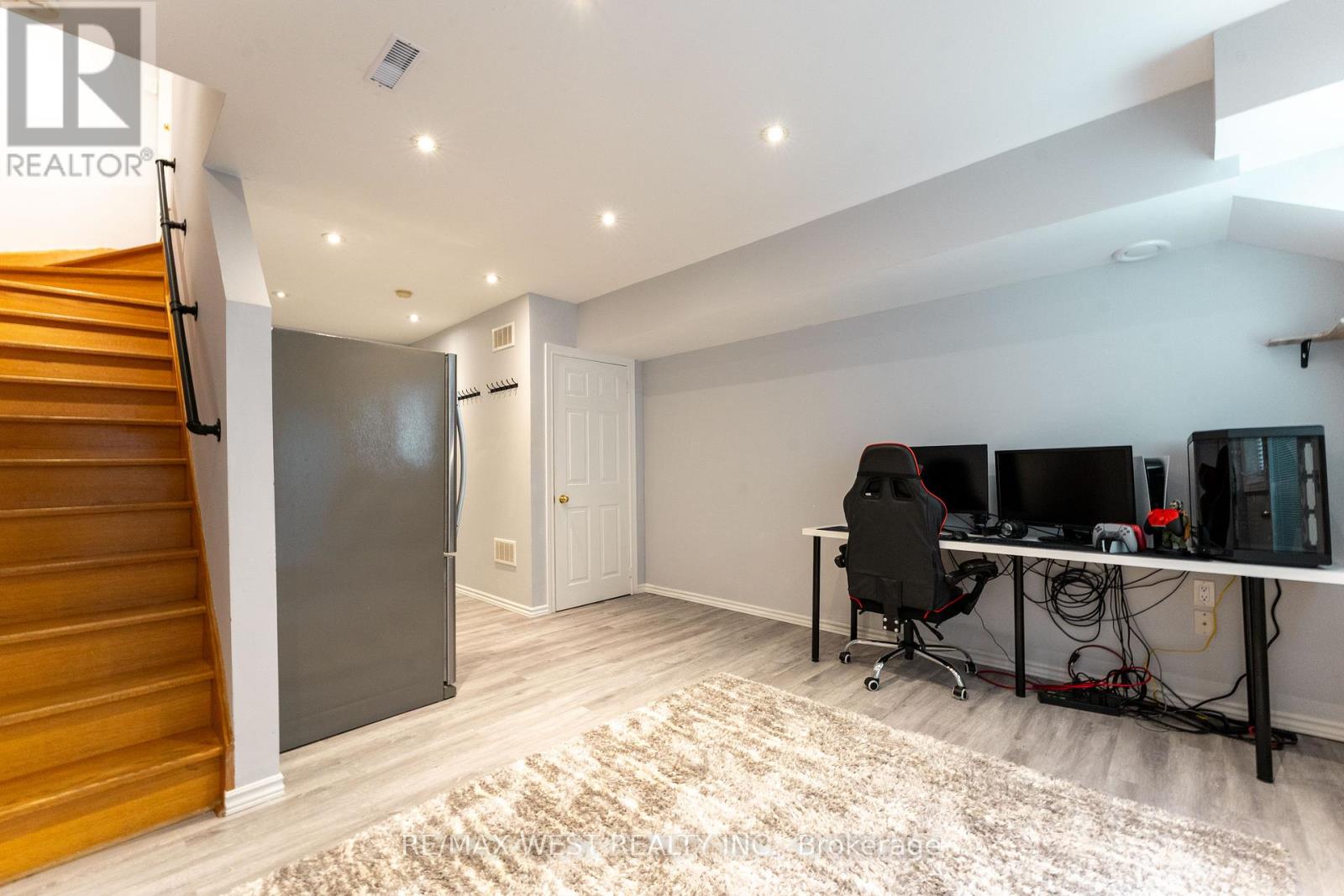 28 Shining Star Crescent Property Photo 34