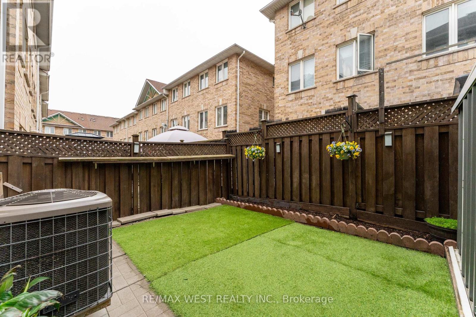 28 Shining Star Crescent Property Photo 39