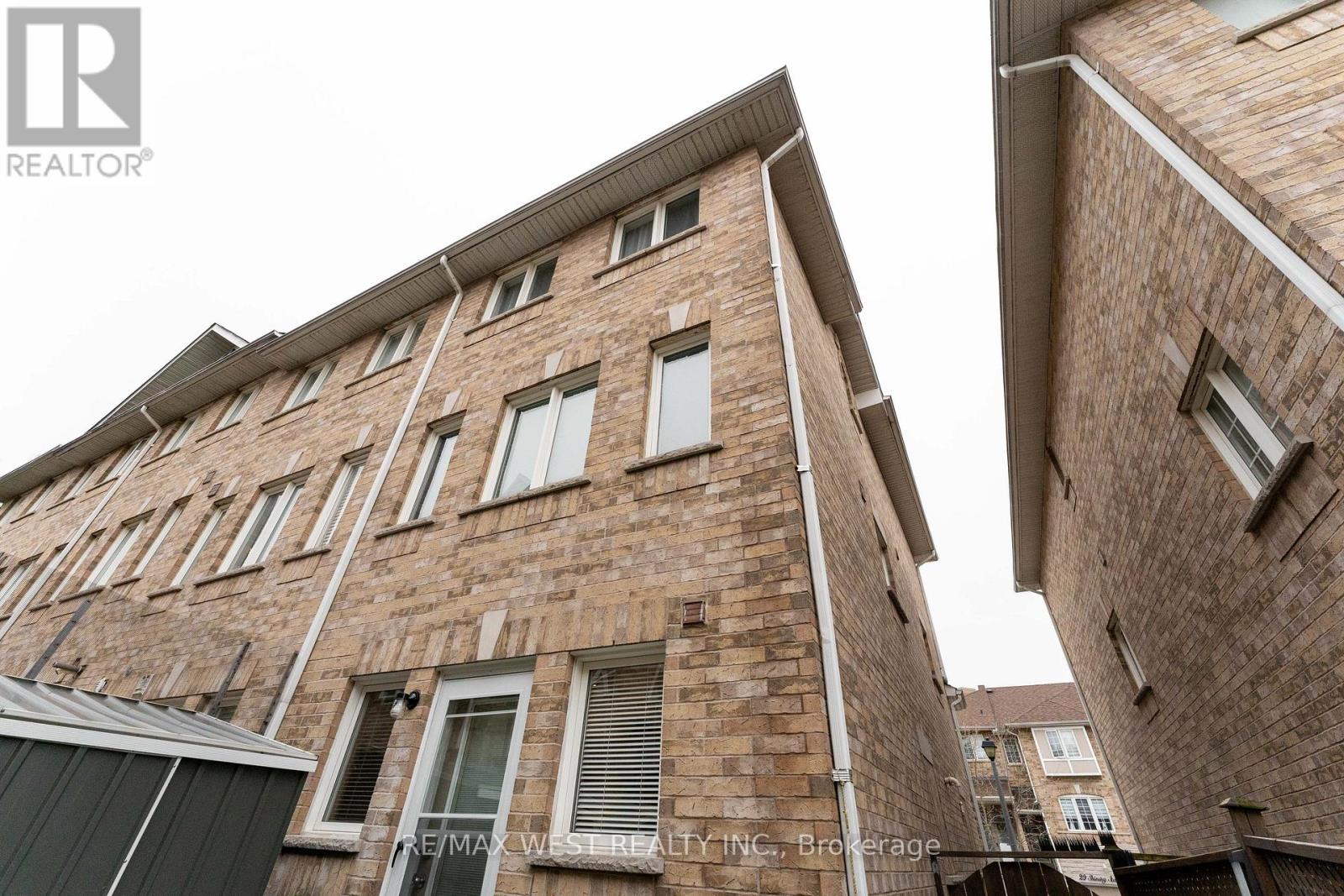 28 Shining Star Crescent Property Photo 42