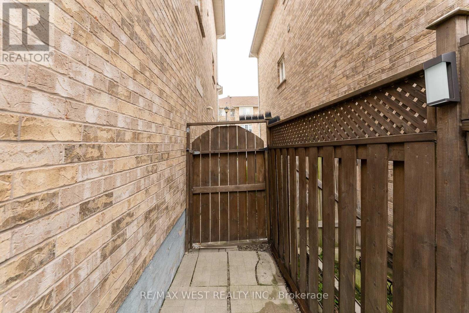 28 Shining Star Crescent Property Photo 43