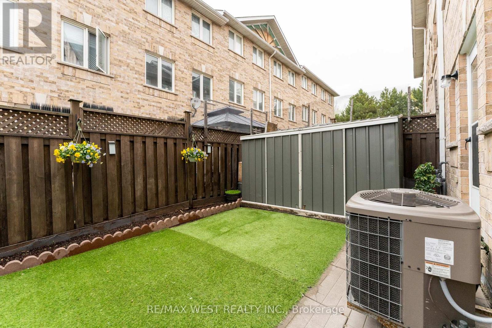 28 Shining Star Crescent Property Photo 44