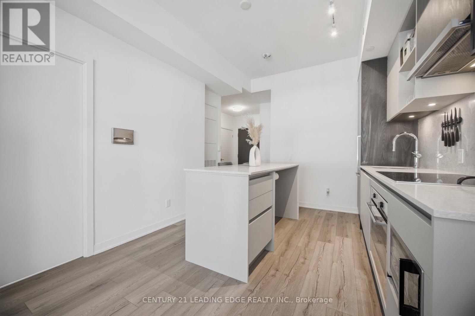 317 - 405 Dundas Street W Property Photo 9