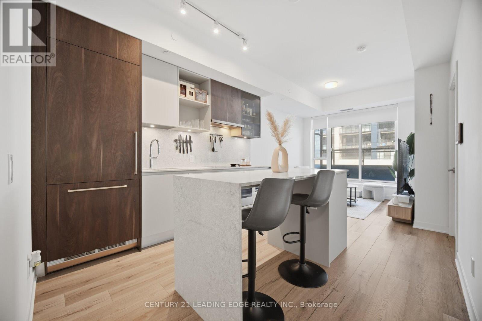 317 - 405 Dundas Street W Property Photo 10