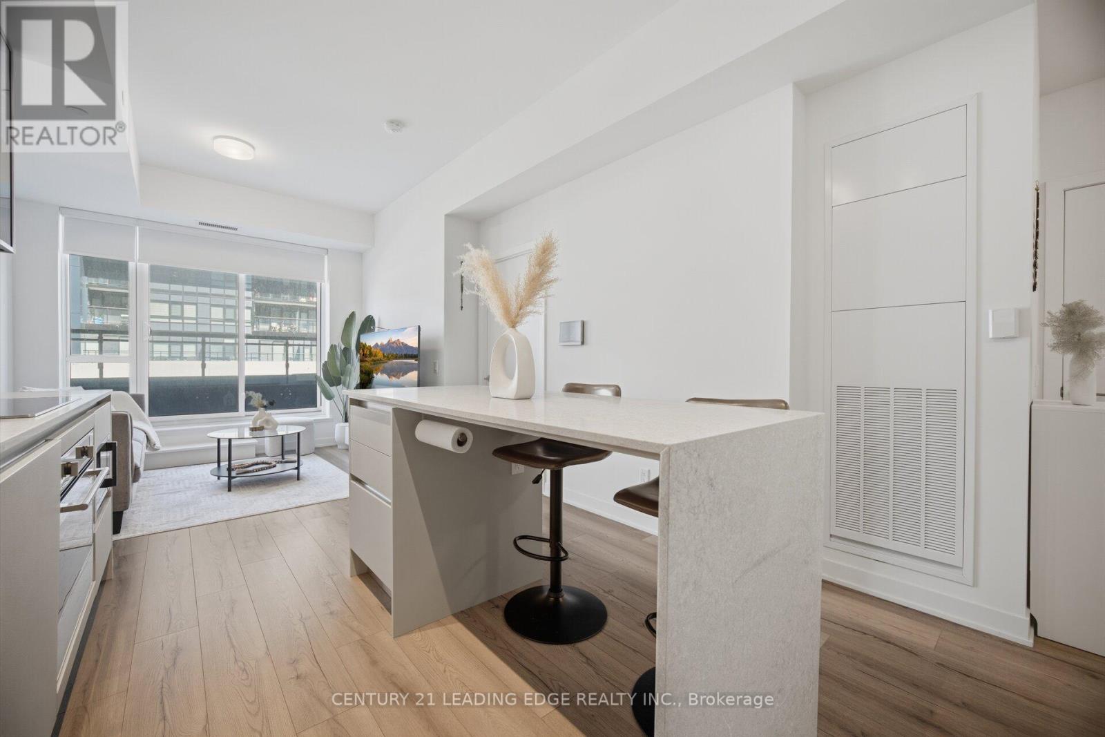 317 - 405 Dundas Street W Property Photo 12