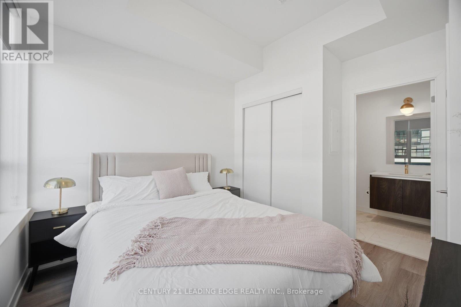 317 - 405 Dundas Street W Property Photo 19