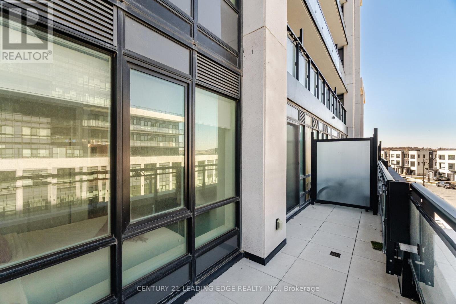 317 - 405 Dundas Street W Property Photo 24