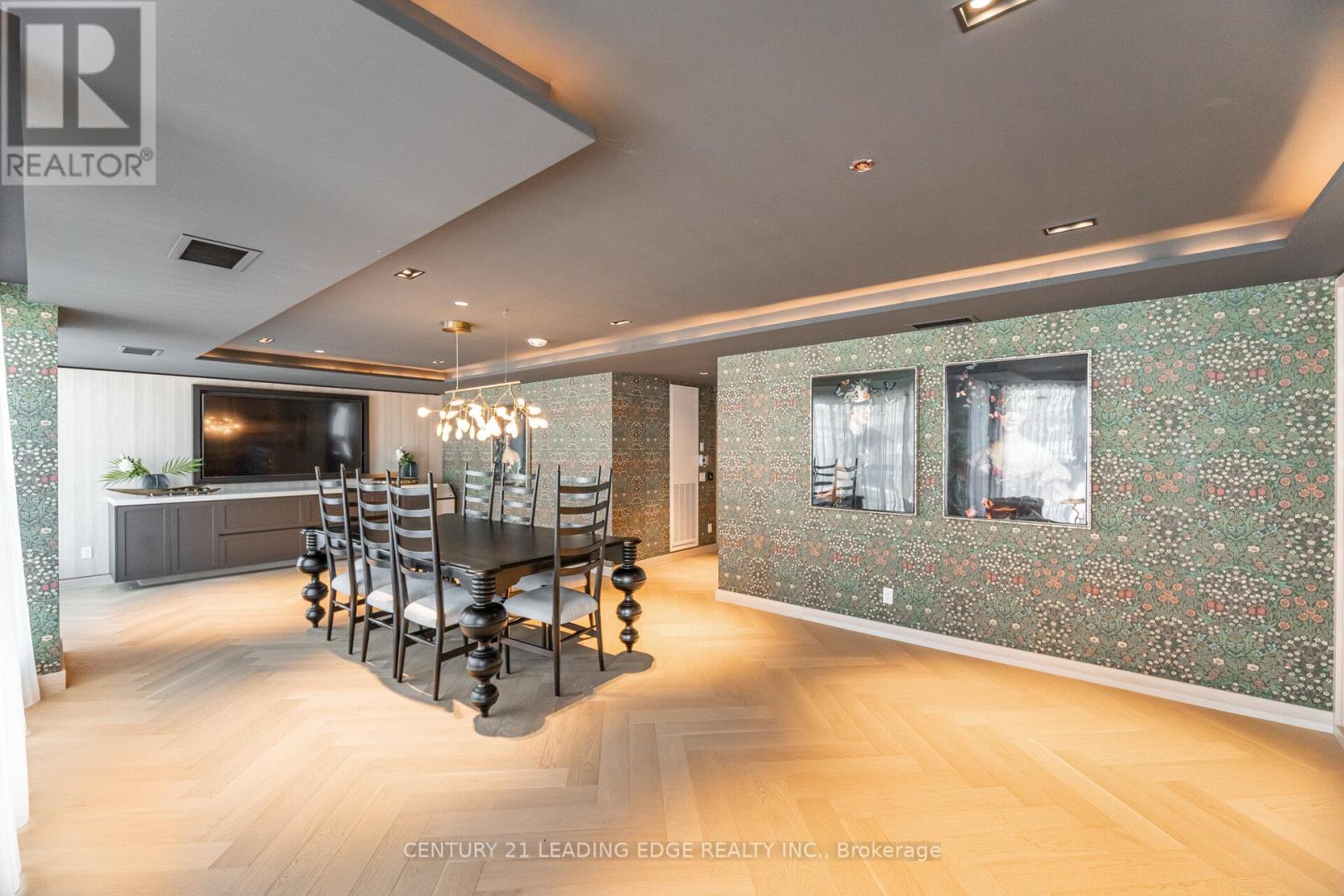 317 - 405 Dundas Street W Property Photo 28