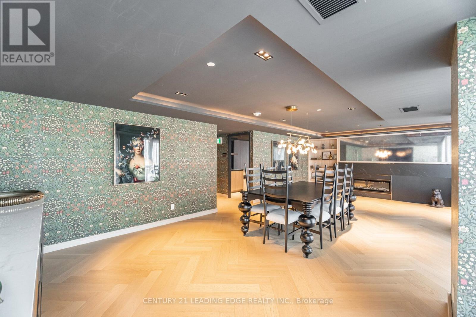 317 - 405 Dundas Street W Property Photo 29