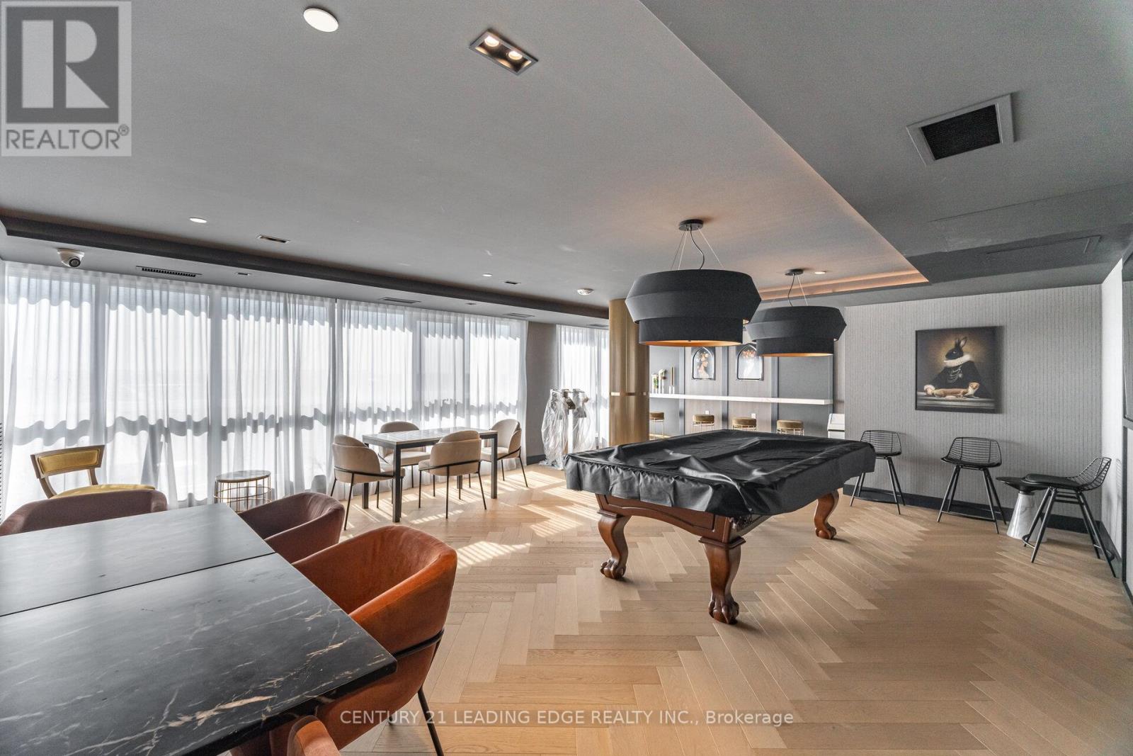317 - 405 Dundas Street W Property Photo 38