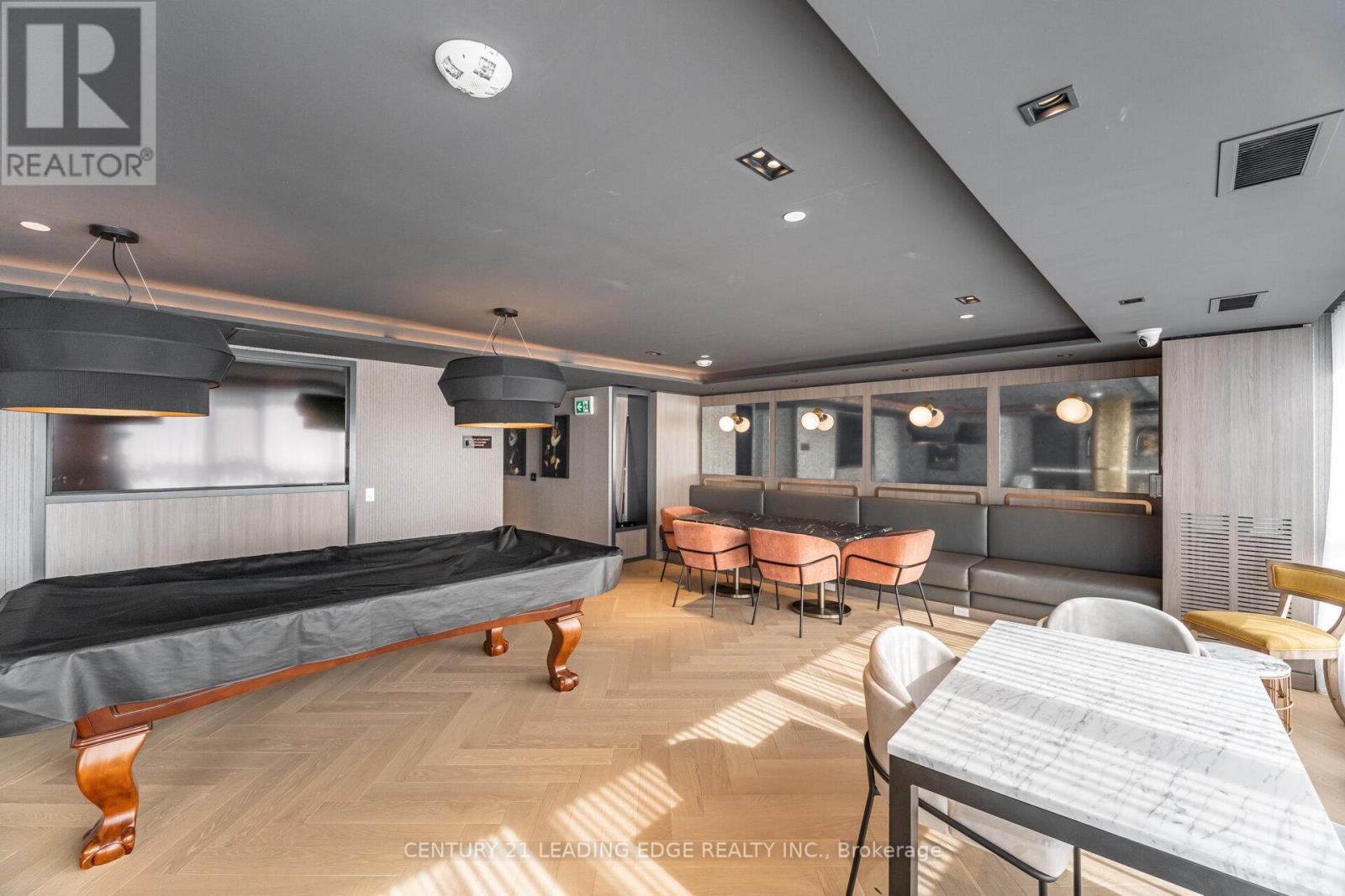317 - 405 Dundas Street W Property Photo 39
