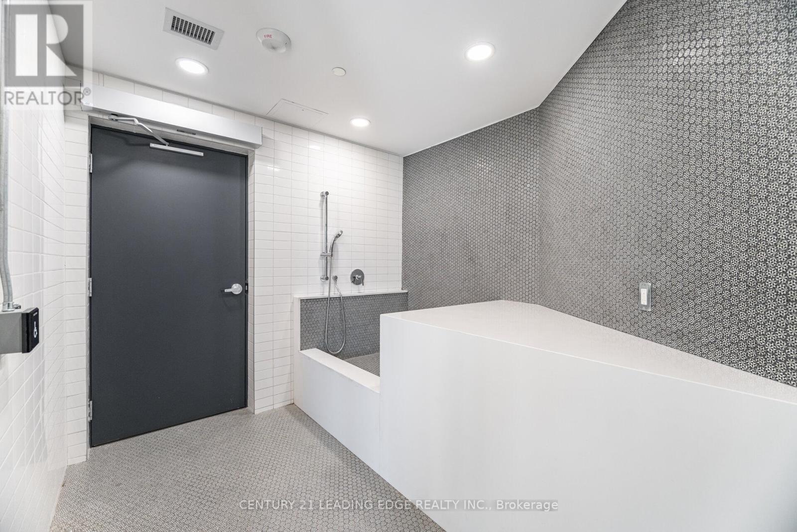 317 - 405 Dundas Street W Property Photo 46