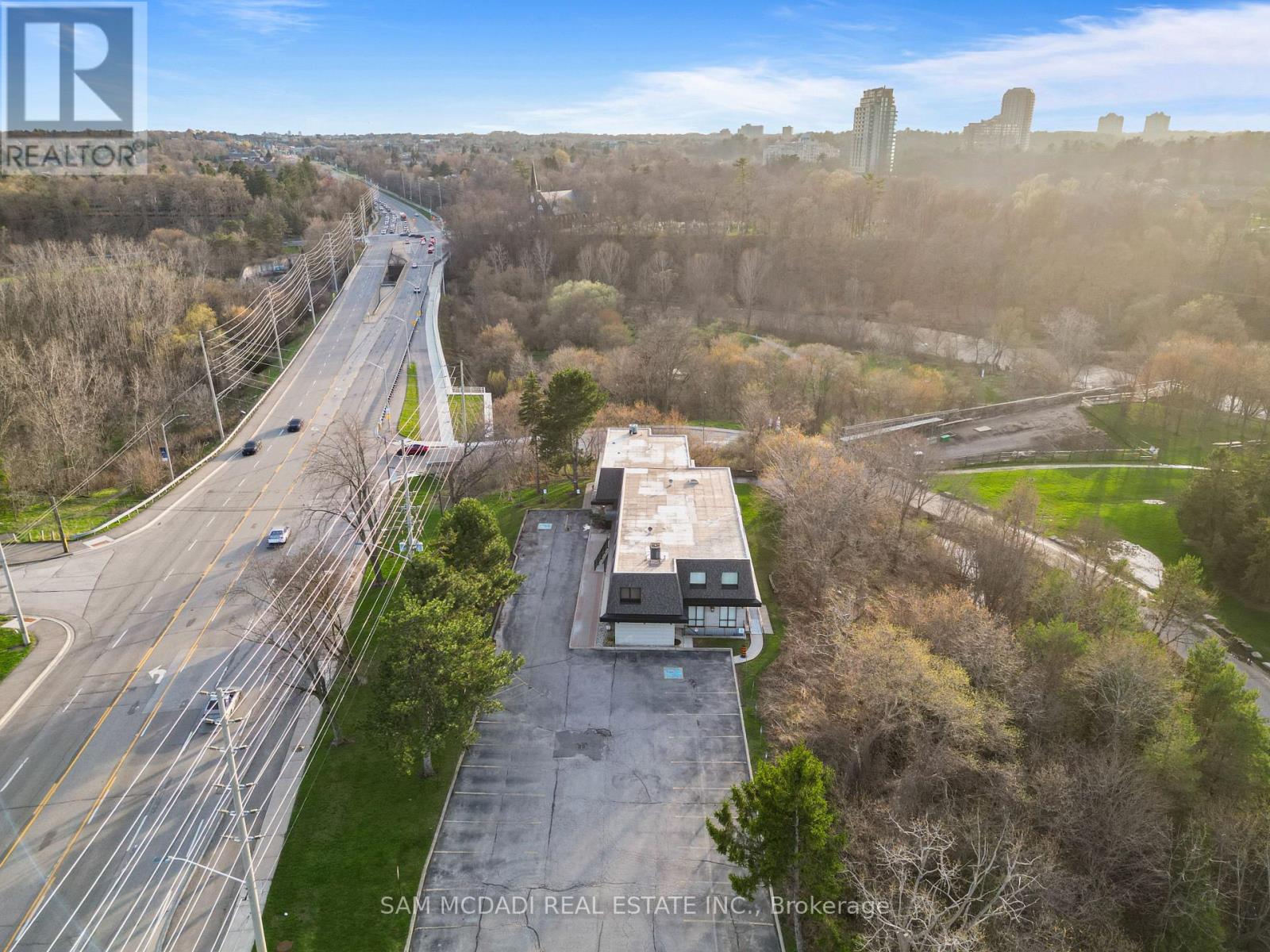 1645 Dundas Street W Property Photo 4