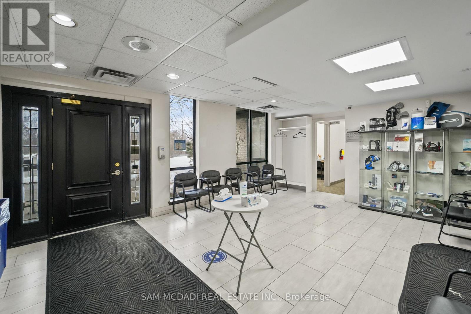 1645 Dundas Street W Property Photo 9