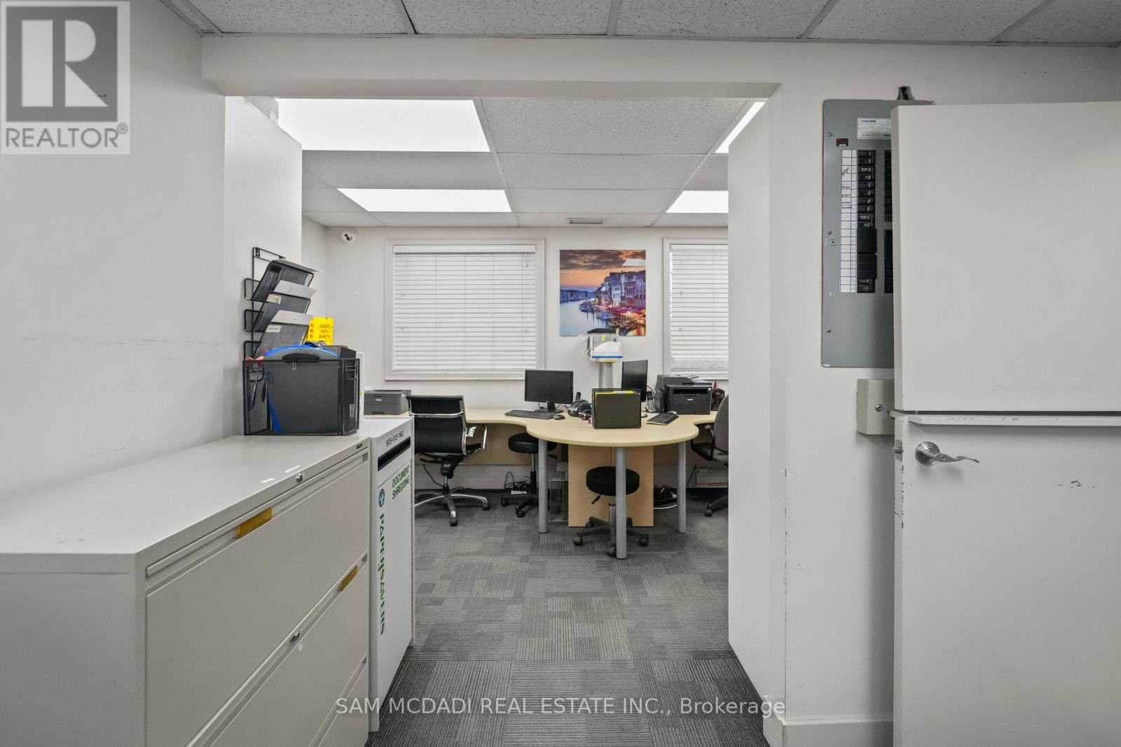 1645 Dundas Street W Property Photo 13
